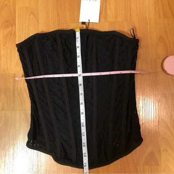 Lace corset top - Picture 5 of 8